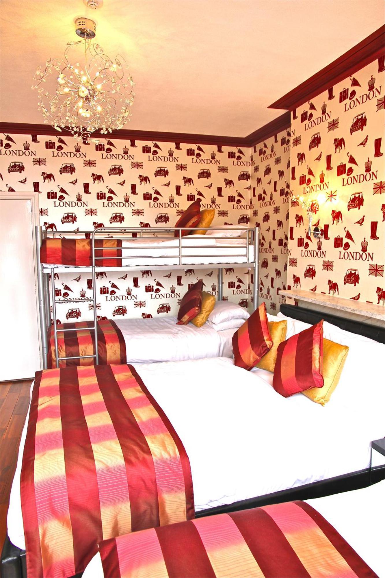 Crompton Guest House Хаунслоу Экстерьер фото