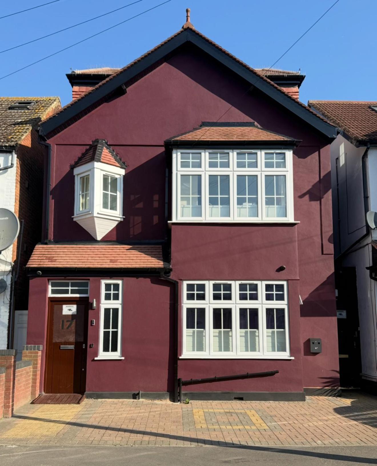 Crompton Guest House Хаунслоу Экстерьер фото