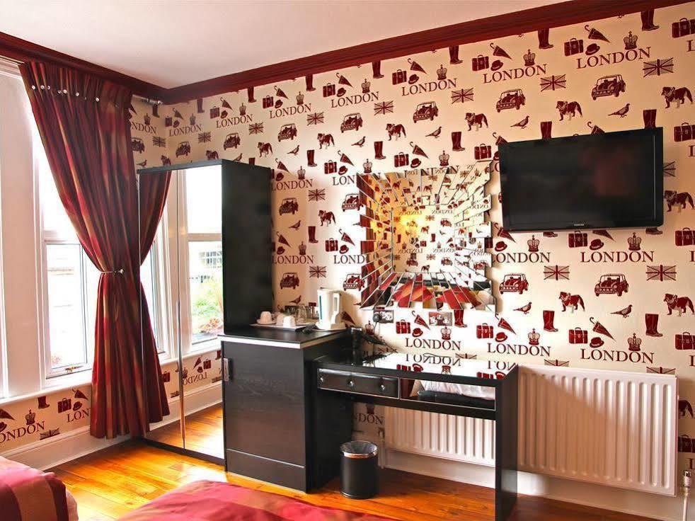 Crompton Guest House Хаунслоу Экстерьер фото